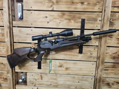 Firearm: Weihrauch HW 100 KT