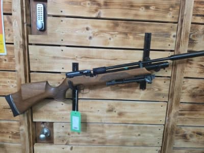 Firearm: Weihrauch HW 100 